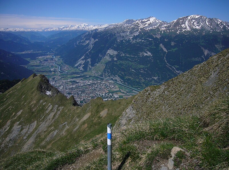 File:Hiking Switzerland, Graubünden capital Chur.jpg