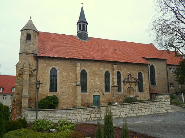 St. Magdalenakerk (13e-16e eeuw, in de 18e eeuw ingrijpend verbouwd)