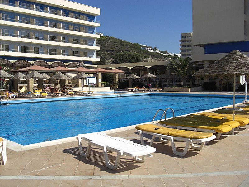 File:Hotel Blue Sea Beach, Pool 1 - panoramio.jpg