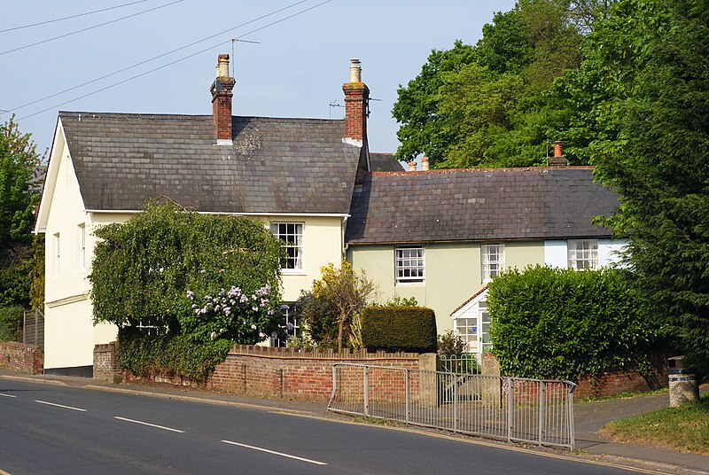 File:Houses in Uckfield, Sussex - geograph.org.uk - 2390969.jpg