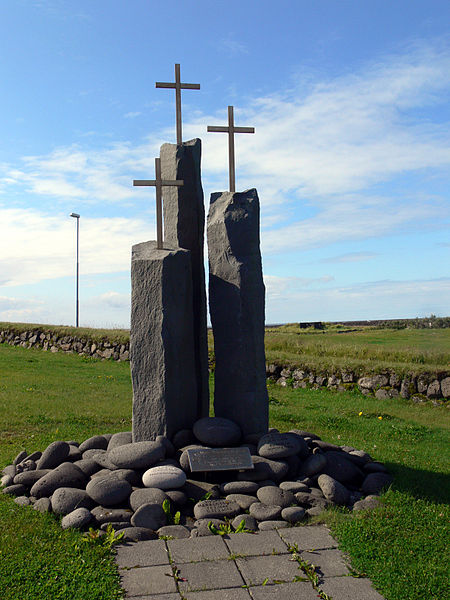 File:Hvalsnes Denkmal.jpg