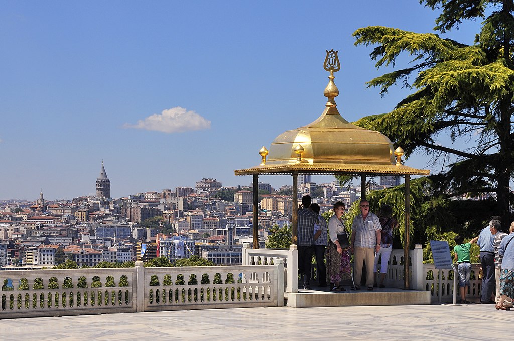 Iftar bower in the Fourth Courtyard of the Topkapı Palace, Istanbul, Turkey 001