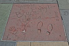 Willis's hands and footprints at Grauman's Chinese Theatre