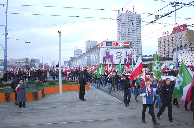 File:Independence March Warsaw 11.11.2012 - 18.jpg