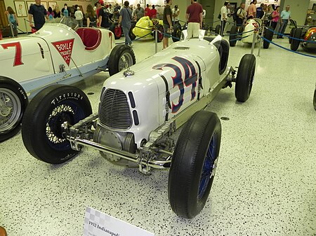 Indy500winningcar1932.JPG