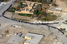 Iraqi voters in Barwanah.jpg