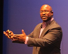 Jamaal Bowman, TEDx CCSU 2015'te (kırpılmış) .jpg
