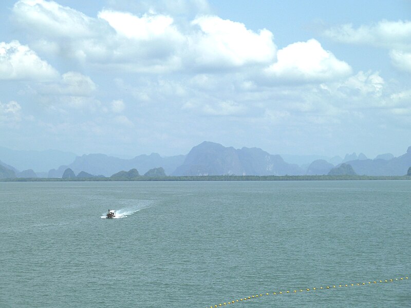 File:James Bond Island P1120374.JPG