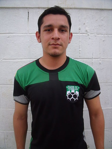 File:Johnny Rodríguez, goleador del Sauces F.C..JPG