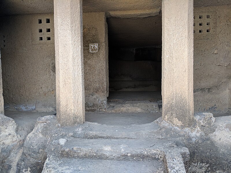 File:Kanheri Cave 75.jpg