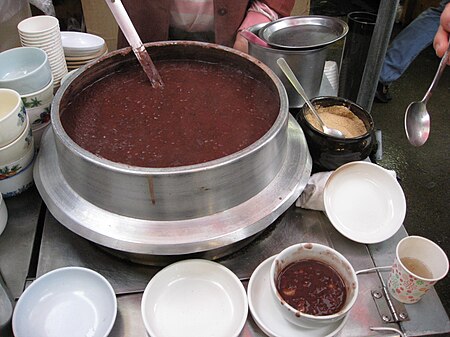 Tập_tin:Korean_red_bean_porridge-Patjuk-01.jpg