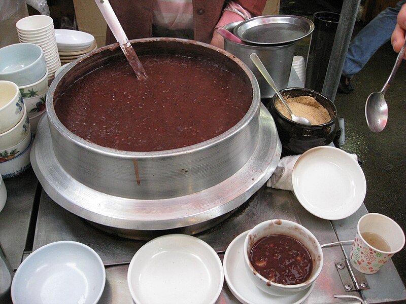 File:Korean red bean porridge-Patjuk-01.jpg