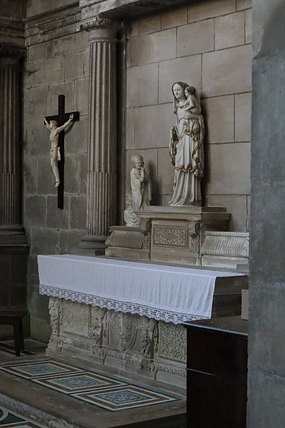 File:Langres (52) Cathédrale Saint-Mammès - Intérieur - Statue de Notre-Dame-la-Blanche.jpg