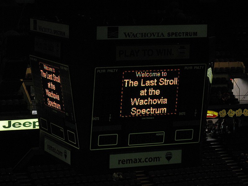 File:Last Stroll at the Wachovia Spectrum (4040776065).jpg