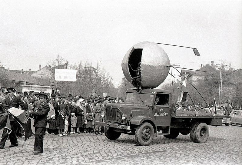 File:Lehel vezér tér, május 1-i felvonulás. Fortepan 84376.jpg