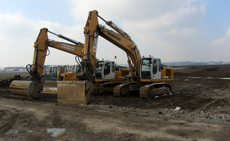 File:Liebherr Logistikzentrum (Oberopfingen)-b.jpg