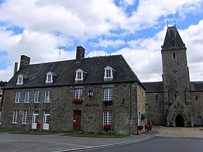 Lonlay-l'abbaye-mairie.JPG