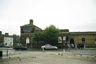 Lowestoft station Lowestoftbrsign.jpg