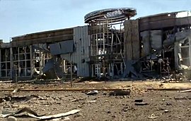 Будівля аеропорту «Луганськ» після боїв
