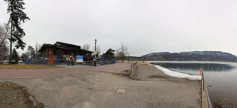 File:March-2011 fire in city park Kelowna-05.jpg