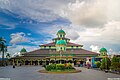 Masjid Jami Banjarmasin saat siang hari.