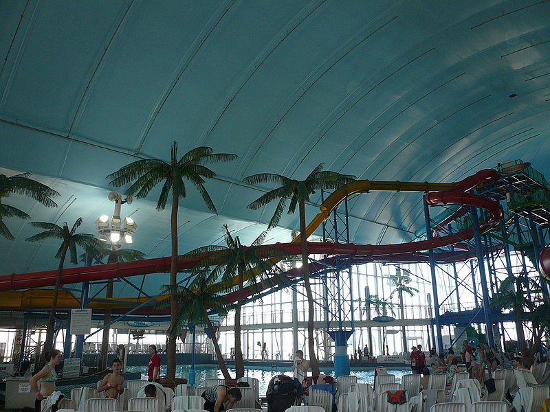 File:Mat Slides Fallsview Water Park.jpg