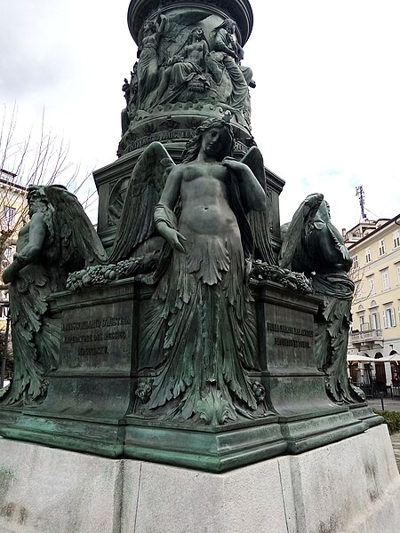 File:Maximilian Monument, Piazza Venezia, Trieste 4.jpg