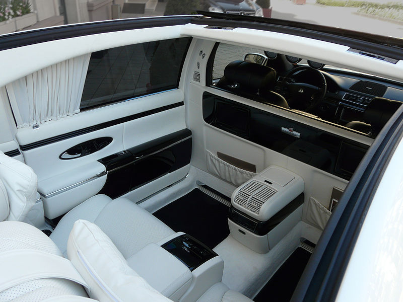 File:Maybach 62 S Landaulet 01 (fcm).jpg