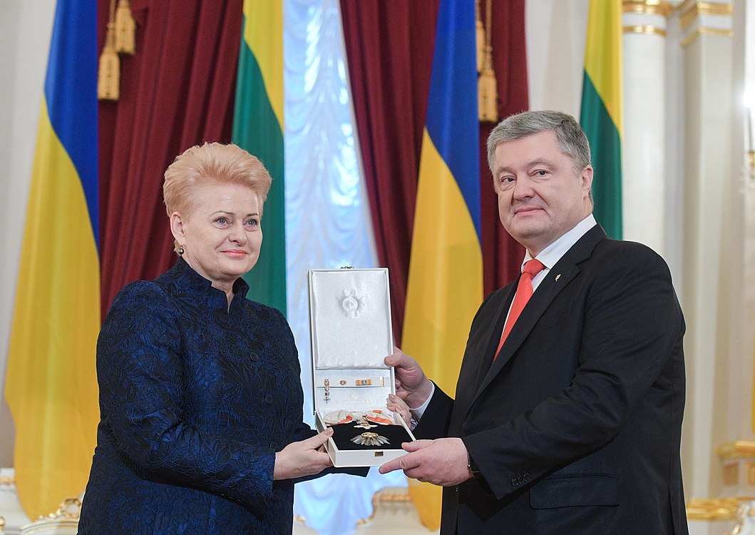 Meeting Dalia Grybauskaitė and Petro Poroshenko (2018-12-07) 20.jpg