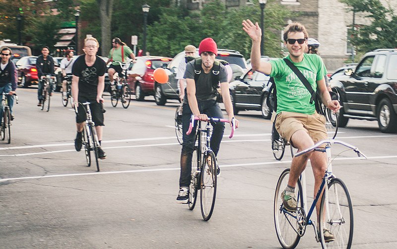 File:Minneapolis Critical Mass (18248697655).jpg