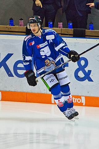 <span class="mw-page-title-main">Mitchell Heard</span> Canadian ice hockey player (born 1992)