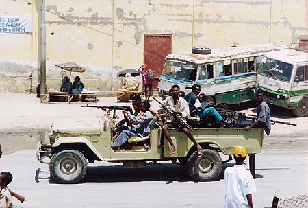 مسلحين تابعون لمحمد فرح عيديد عام 1993 أثناء الحرب الأهلية الصومالية