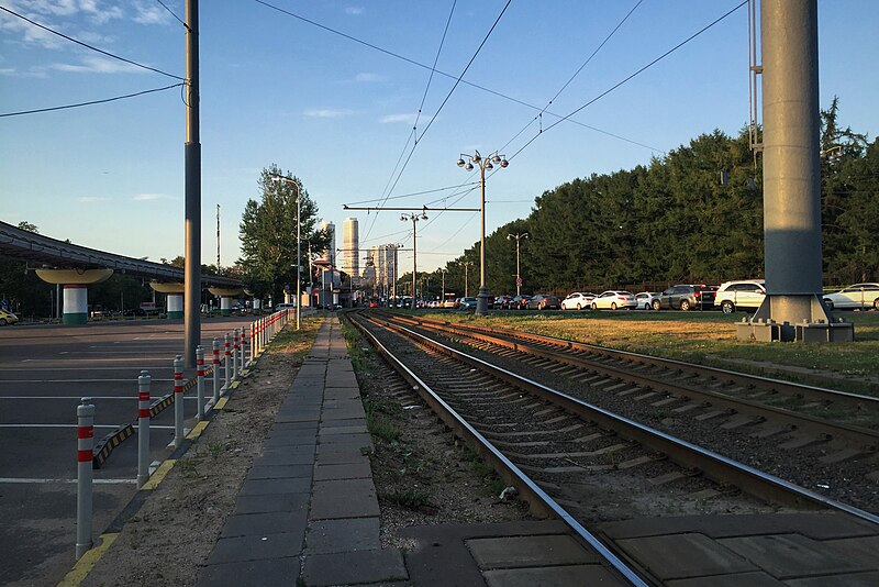 File:Moscow, tram and monorail tracks along Prodolny Proezd (31477845035).jpg