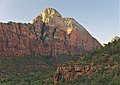 کوه خورشید در Zion Canyon.jpg