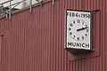 L'horloge attachée à Old Trafford, arrêté à l'heure exacte du crash aérien de Munich