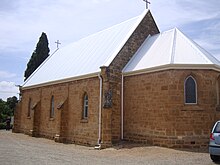 Batu coklat gedung gereja