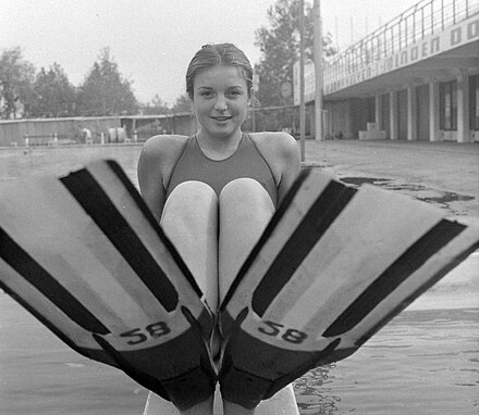By 1974, modern-looking swimfins in regular use in landlocked, “second-world” Hungary.