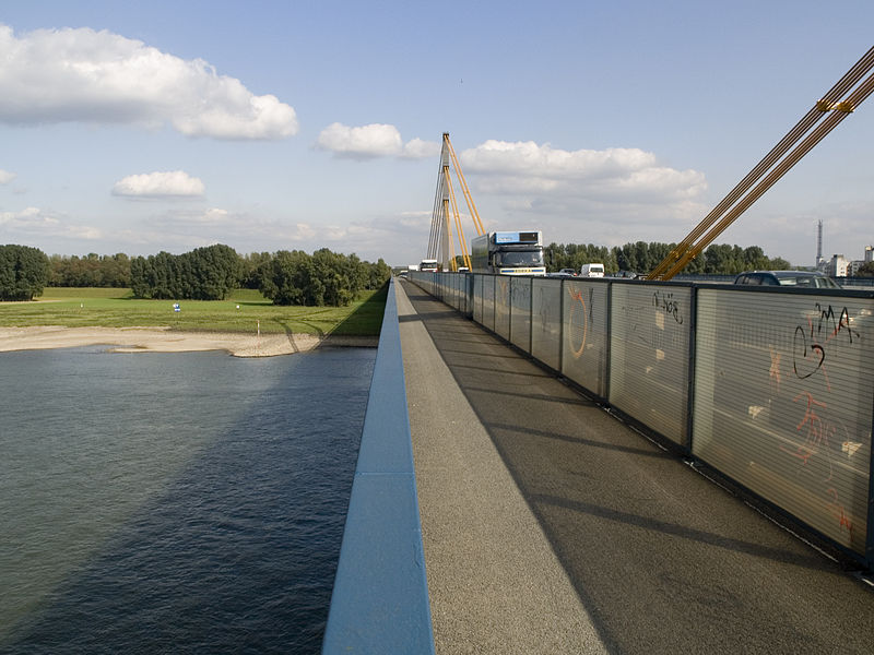 File:NRW, Duisburg - Rheinbrucke Neuenkamp 021.jpg