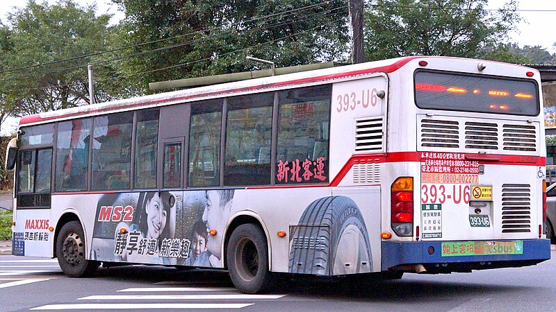 File:NTB 393-U6 left side on Shijian Road 20230129.jpg