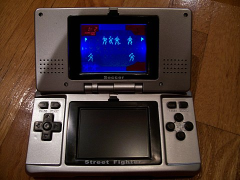 Neo Double Games, mimicking the design of the DS, but games are played on a segmented LCD screen