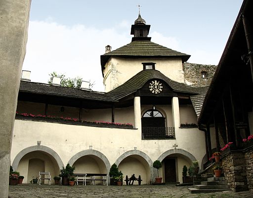 Niedzica - Zamek Dunajec - dziedziniec