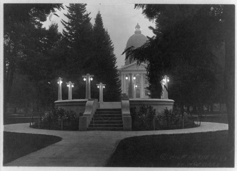 File:Night in the park, Salem, Oregon LCCN2002715578.tif