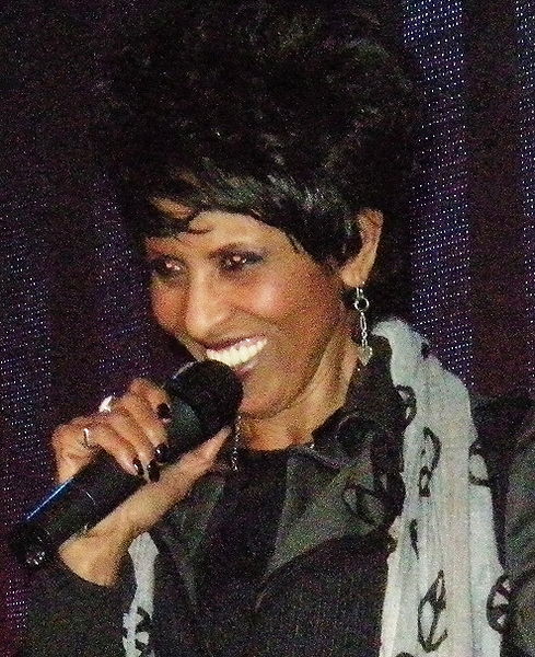 File:Nona Hendryx 01B.jpg