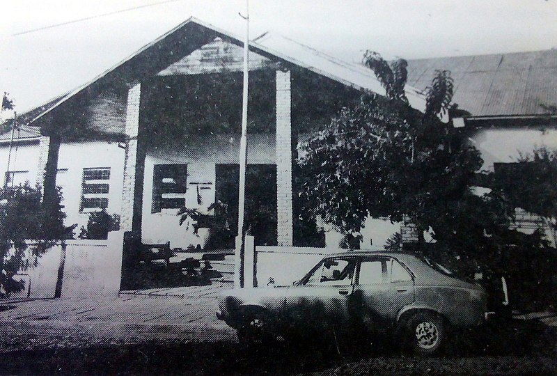 File:Oberá - Escuela n° 185 en 1980.jpg