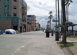 Ocean Front Walk looking south.jpg