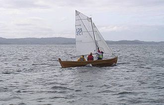 Oselvar with sail Oselver2.jpg