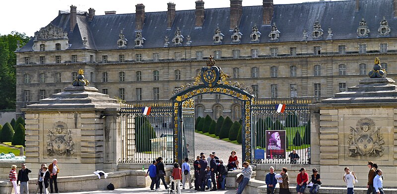 File:P1090041 France, Paris, entrée du Musée de l'Armée dans l'Hôtel des Invalides, boulevard La Tour-Maubourg (5629758156).jpg