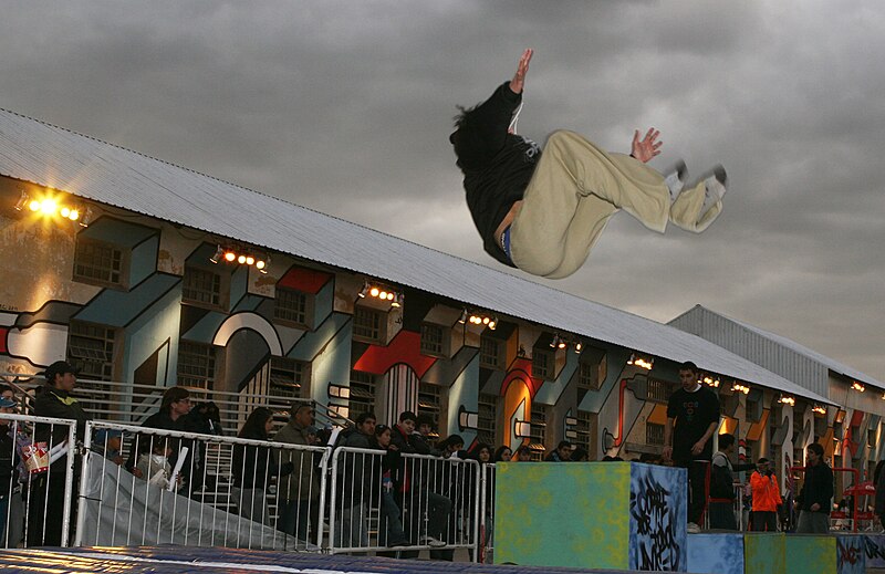 File:Parkour 1 (5991841865).jpg