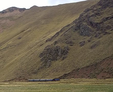 A train on its way from Puno to Cusco