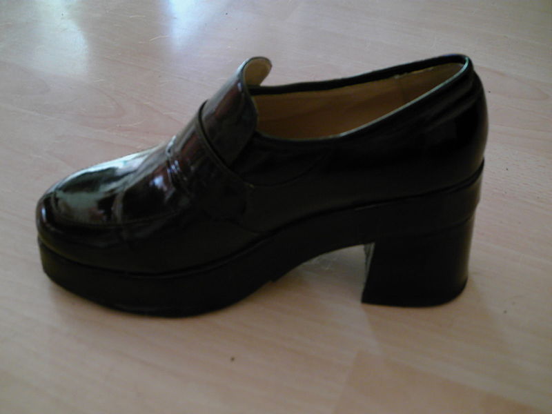 File:Platform shoe.jpg